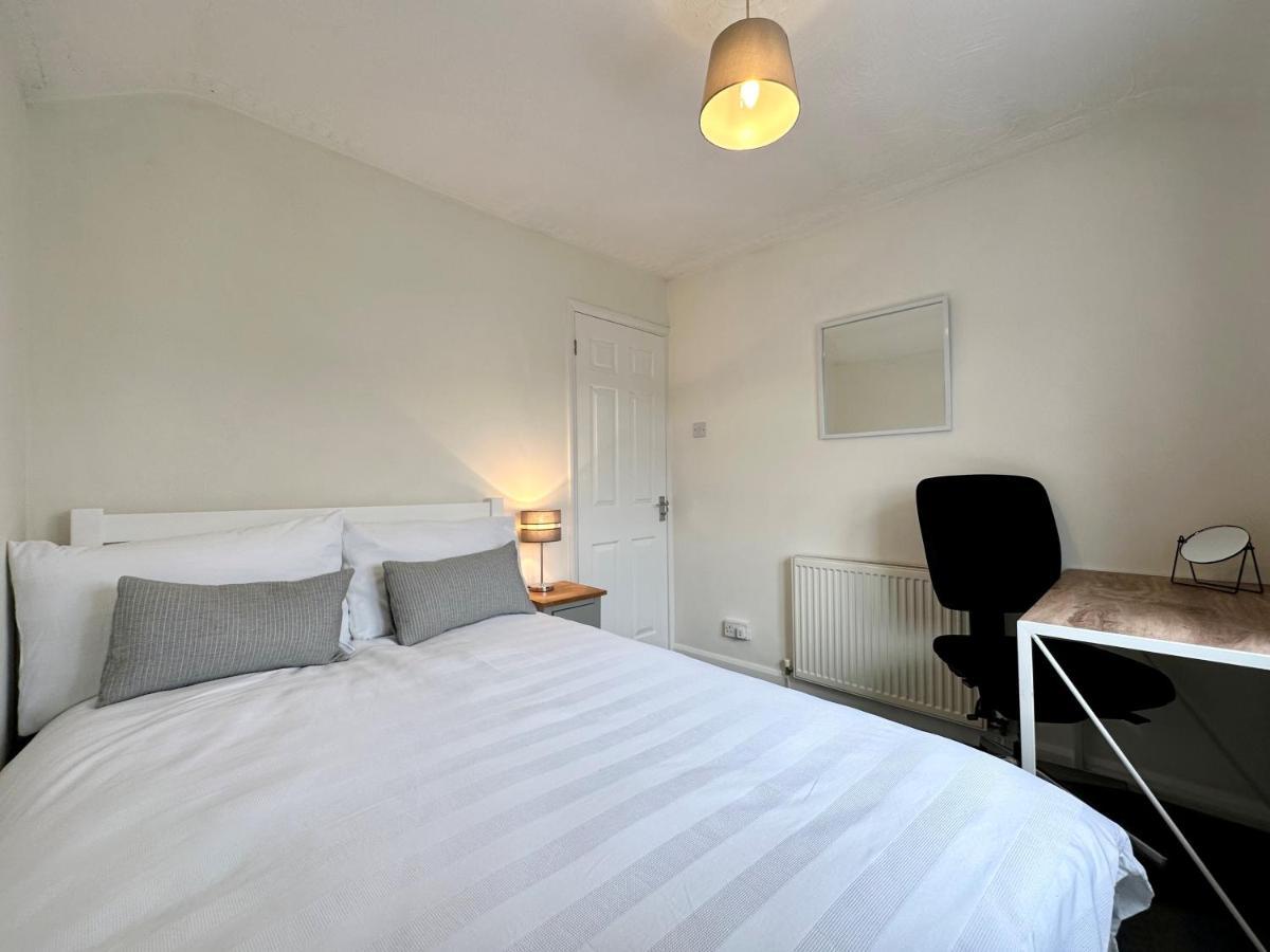 Splendid 3 Double Bedroomed House Near Holiday home *