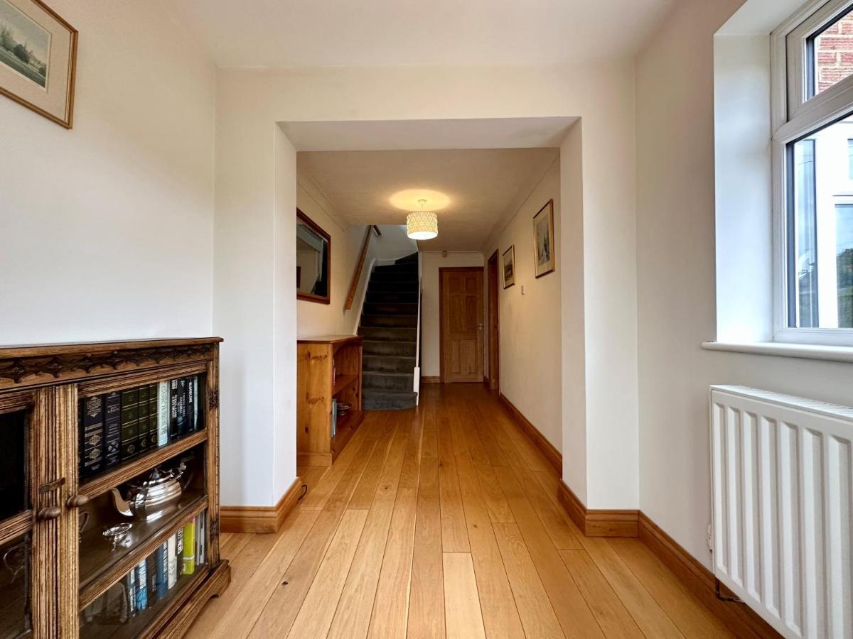 Splendid 3 Double Bedroomed House Near Holiday home