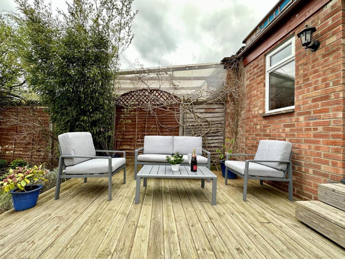 Holiday home Splendid 3 Double Bedroomed House Near *