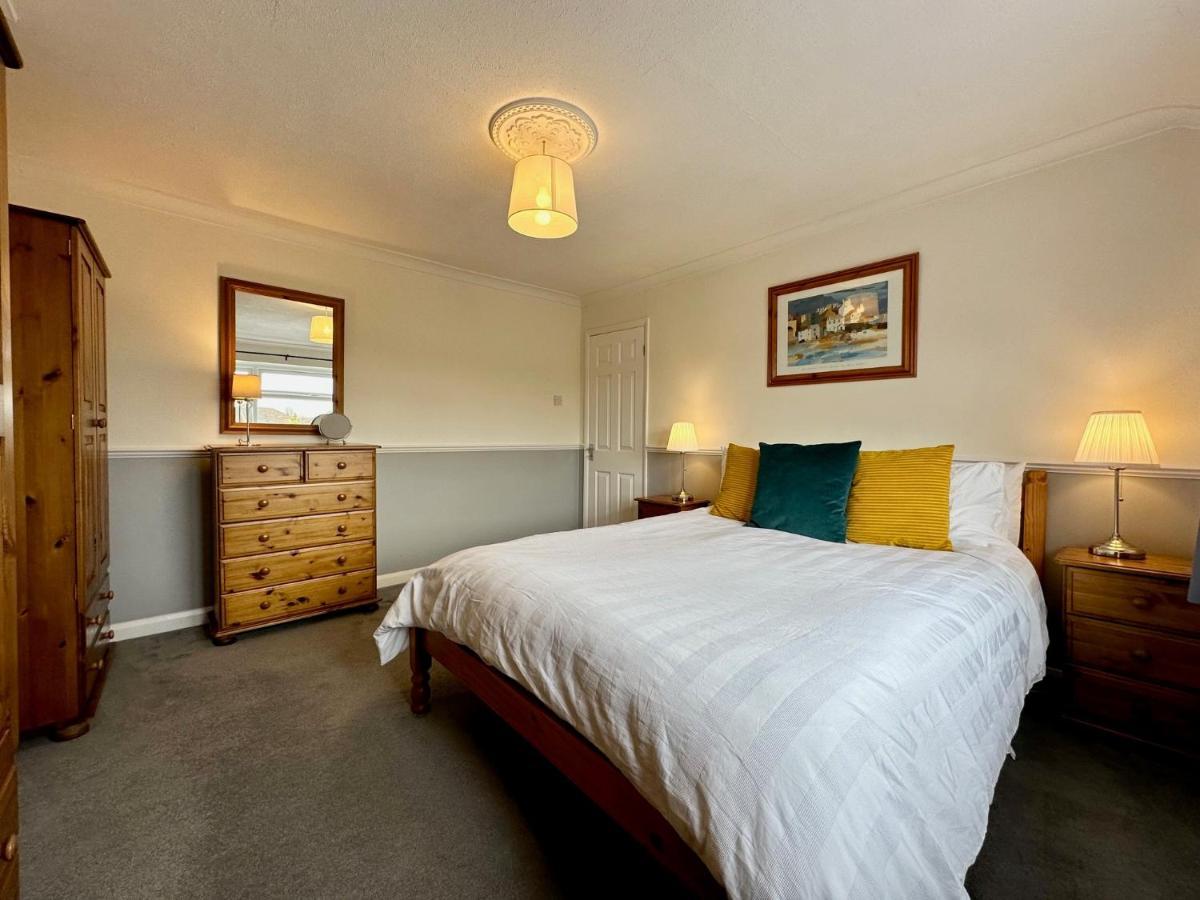 Splendid 3 Double Bedroomed House Near *