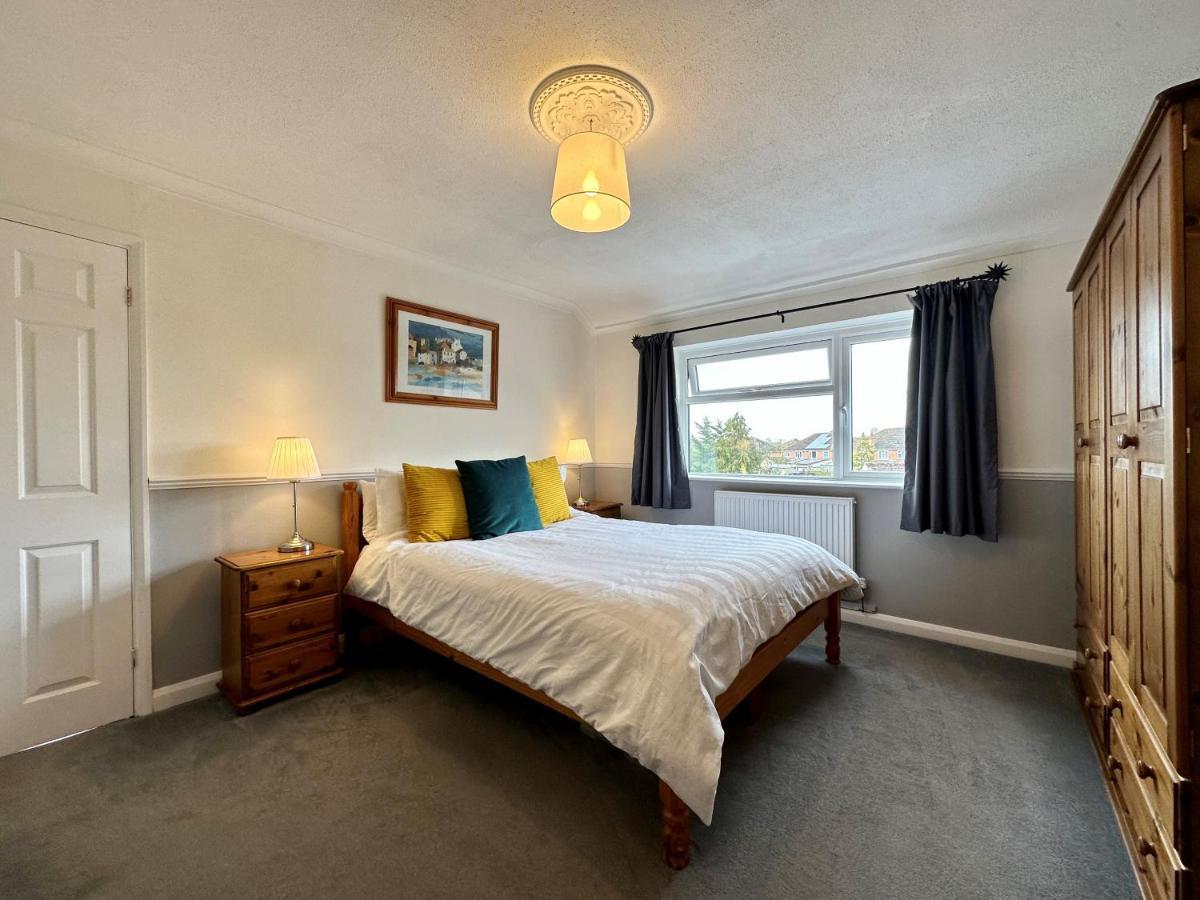 Splendid 3 Double Bedroomed House Near Holiday home Oxford